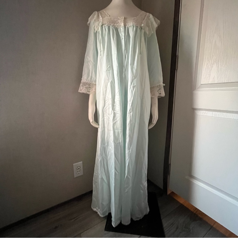 Vintage 70’s Christian Dior ILGWU Union Made Night Gown